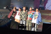 DOBERMAN INFINITY「DOBERMAN INFINITY LIVE TOUR 2019 5IVE ～必ず会おうこの約束の場所で～」大阪・大阪城ホール公演2日目の様子。