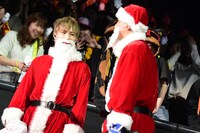 左からKAZUKI、KUBO-C。