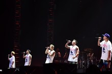 DOBERMAN INFINITY「DOBERMAN INFINITY LIVE TOUR 2019 5IVE ～必ず会おうこの約束の場所で～」大阪・大阪城ホール公演2日目の様子。