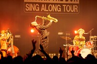 TRI4TH「SING ALONG TOUR」東京・マイナビBLITZ赤坂公演の様子。（撮影：堂園博之）