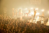 TRI4TH「SING ALONG TOUR」東京・マイナビBLITZ赤坂公演の様子。（撮影：堂園博之）