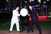 村上虹郎と森崎ウィン（PRIZMAX）。