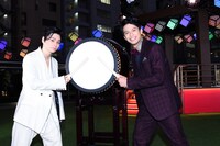 村上虹郎と森崎ウィン（PRIZMAX）。