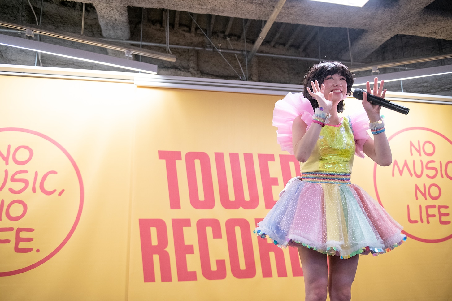 新井ひとみ