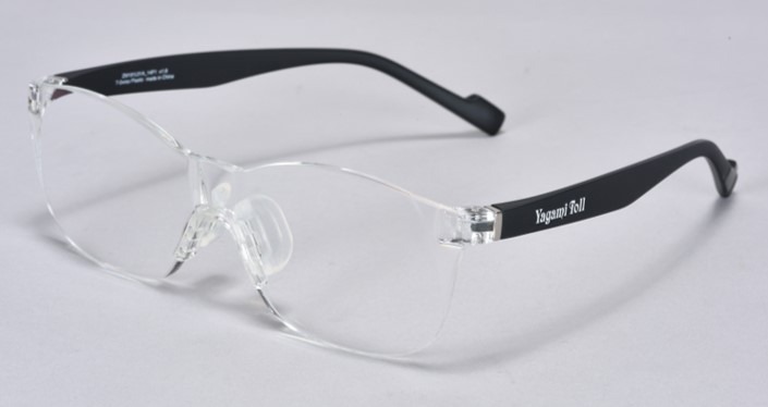 「BUCK-TICK Yagami Toll×Zoff DECA」のブラック。