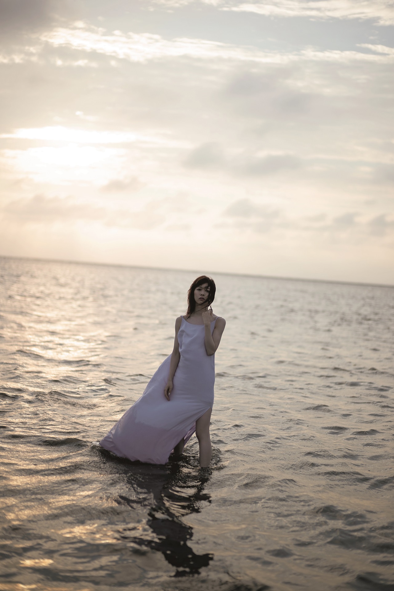 「真山りかファースト写真集『麗花』」より。（東京ニュース通信社刊）