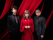 左からユースケ・サンタマリア、きゃりーぱみゅぱみゅ、いとうせいこう。