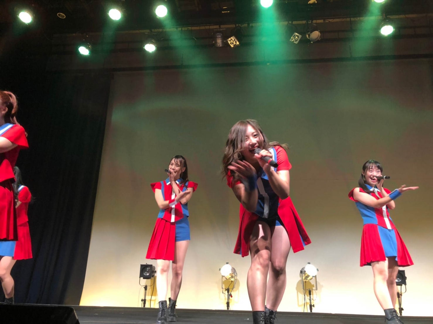 「HelloYouth 大発表大発表SP」の様子。