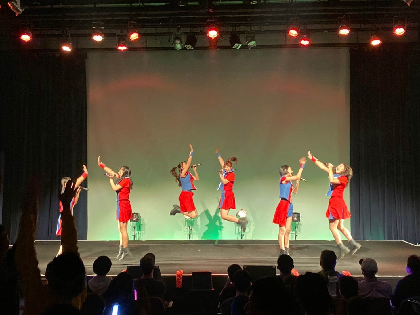 「HelloYouth 大発表大発表SP」の様子。