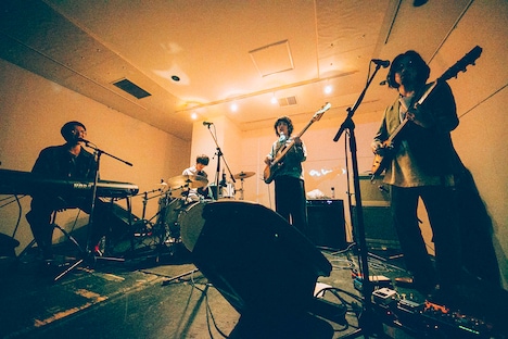 yonawo「ミルクチョコ」リリースパーティの様子。（撮影：横山マサト）