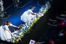 「WHY@DOLLラストライブツアー ～We are always here for you～」最終公演の様子。