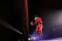 山田義孝（Vo）（撮影：白石達也）