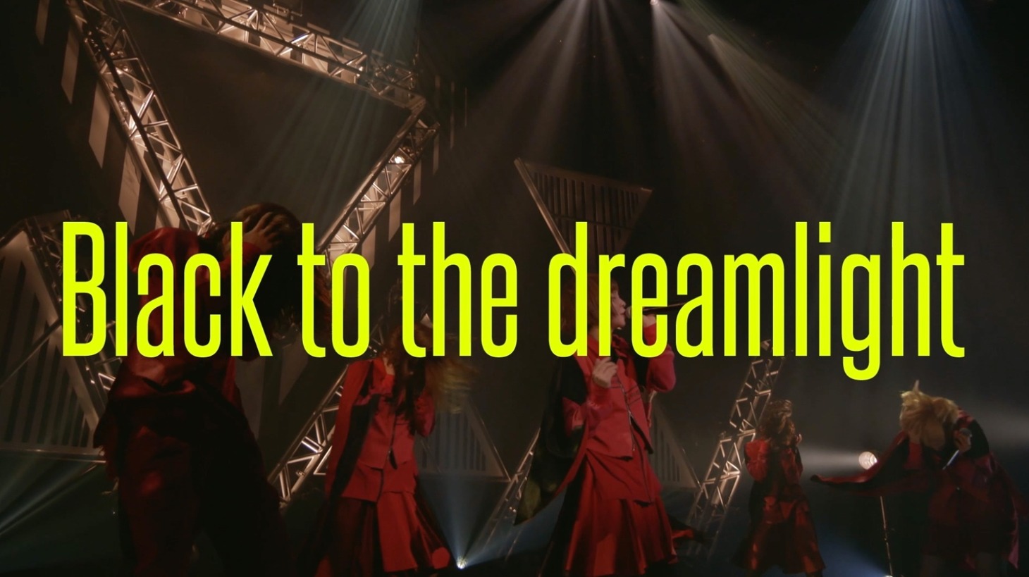 「NEW EMPiRE TOUR "EVOLUTiONS" [DiGEST MOViE]」のワンシーン。