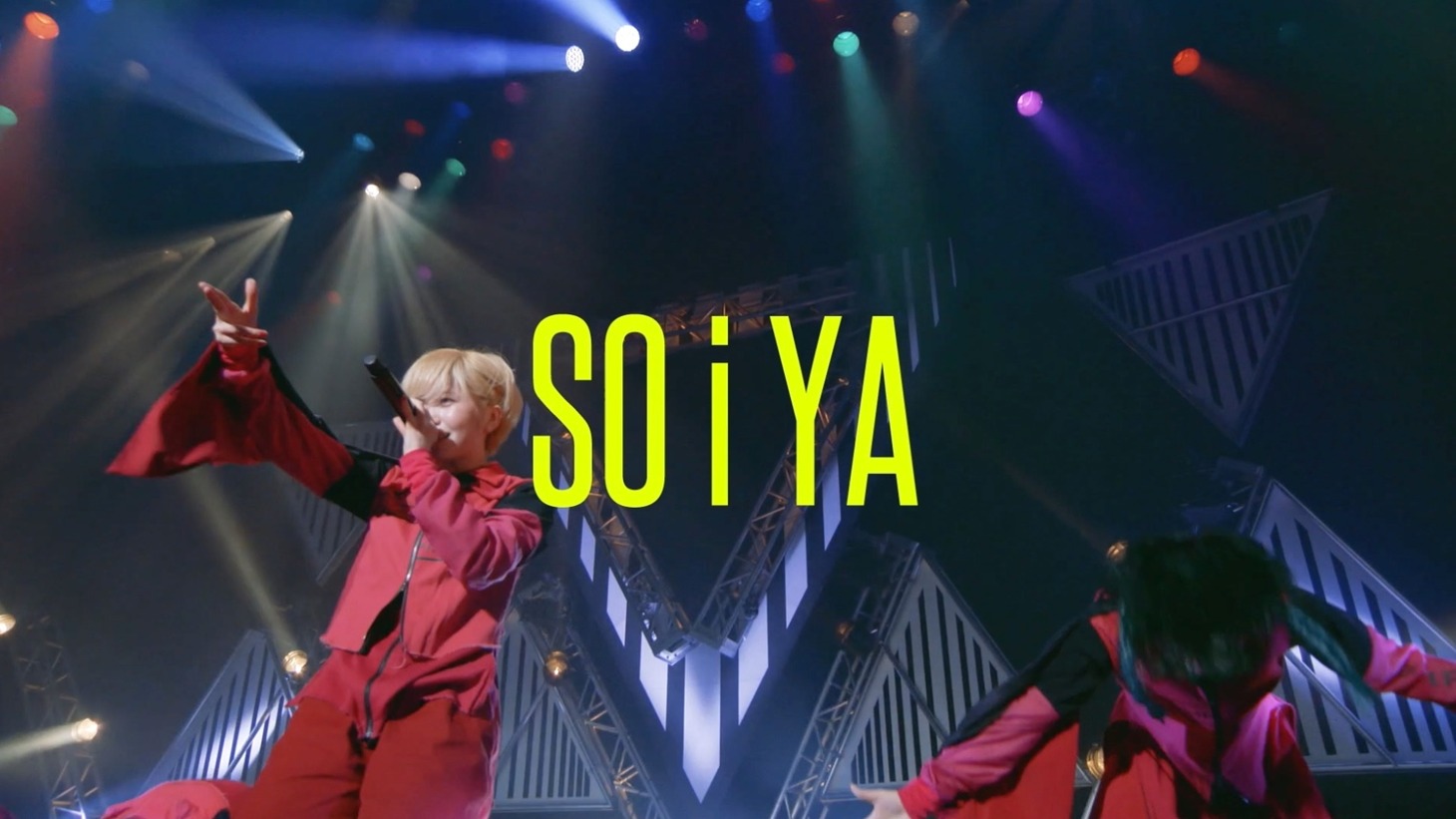 「NEW EMPiRE TOUR "EVOLUTiONS" [DiGEST MOViE]」のワンシーン。