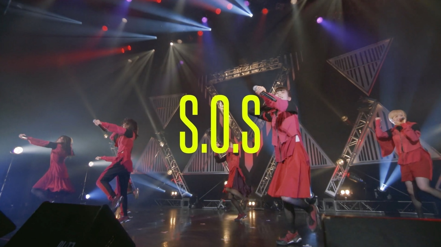 「NEW EMPiRE TOUR "EVOLUTiONS" [DiGEST MOViE]」のワンシーン。