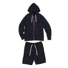 「BLACKPINK 2019-2020 WORLD TOUR IN YOUR AREA POPUP STORE」で販売されるセットアップルームウェア表面（L/ハーフパンツ）。