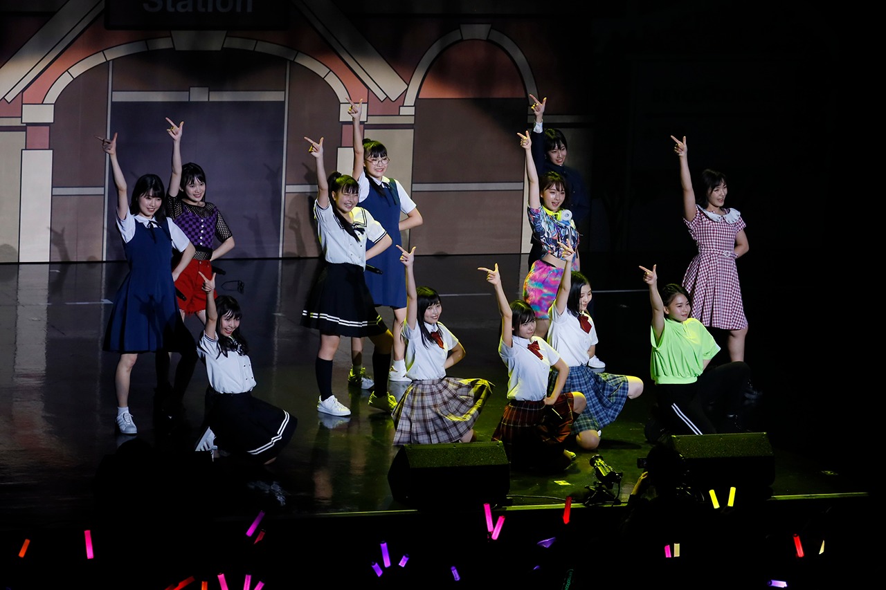 BEYOOOOONDS「LIVE BEYOOOOOND1St」の様子。（写真提供：アップフロントグループ）
