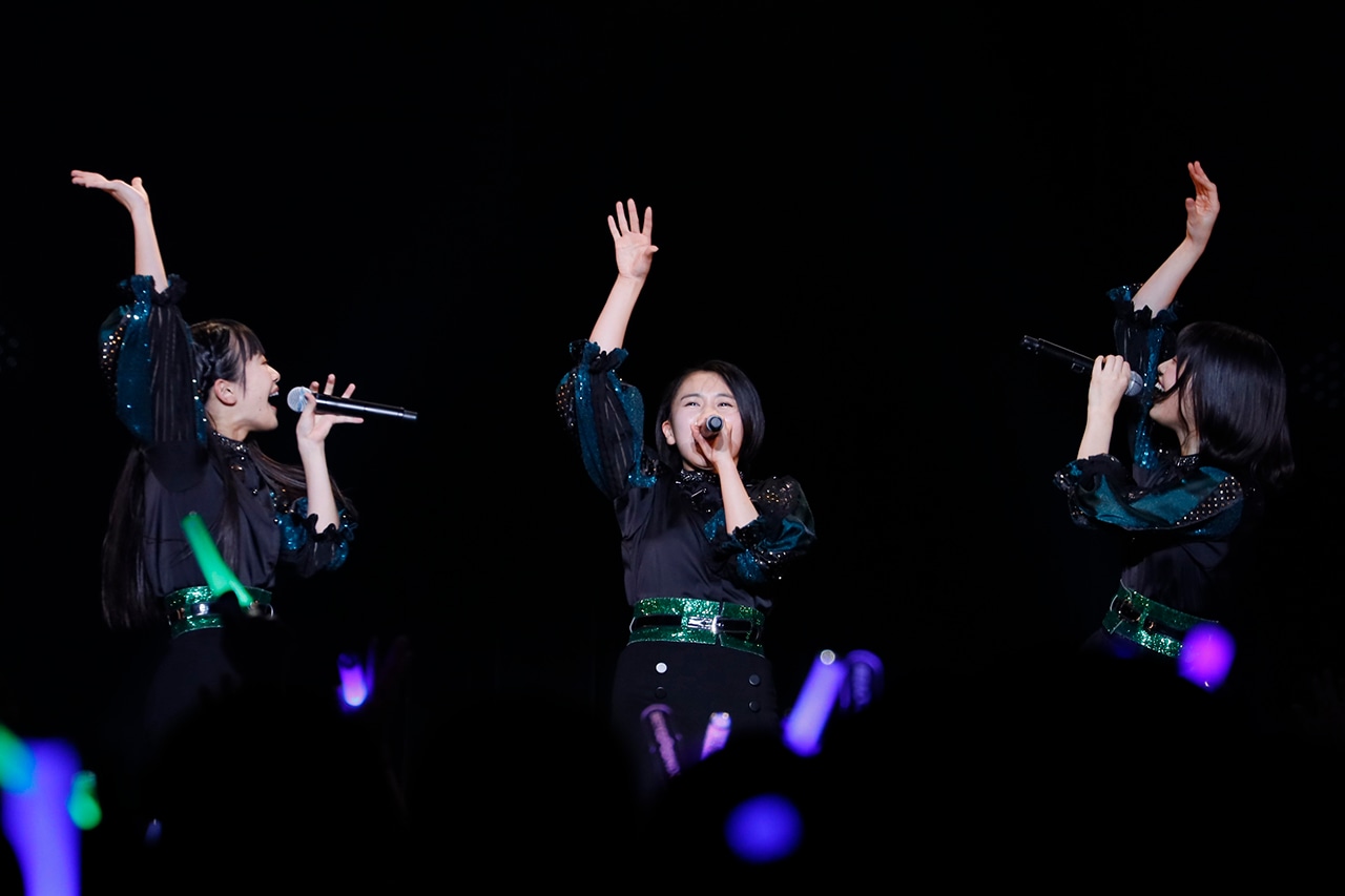 里吉うたの、平井美葉、小林萌花。（写真提供：アップフロントグループ）