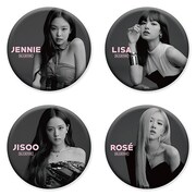 「BLACKPINK 2019-2020 WORLD TOUR IN YOUR AREA POPUP STORE」で販売される缶バッジ。