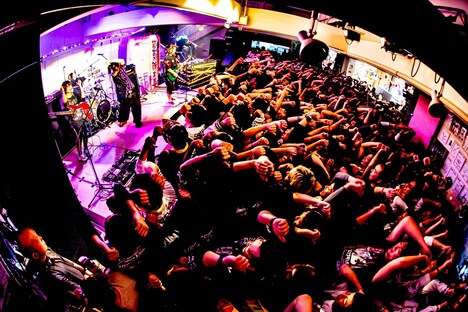 コロナナモレモモ（撮影：浜野カズシ）