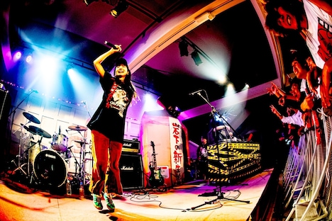 Misaki（SpecialThanks）とDANGER×DEER（DJ / KSUKE）。（撮影：浜野カズシ）