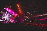 吉田山田「吉田山田10周年記念『大感謝祭』」の様子。（撮影：松本いづみ）