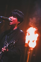 吉田結威（G, Vo）（撮影：松本いづみ）