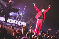 山田義孝（Vo）（撮影：松本いづみ）