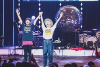 吉田山田（撮影：松本いづみ）