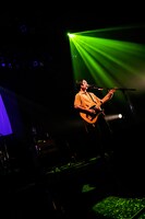 石原慎也（Vo, G）（撮影：白石達也）