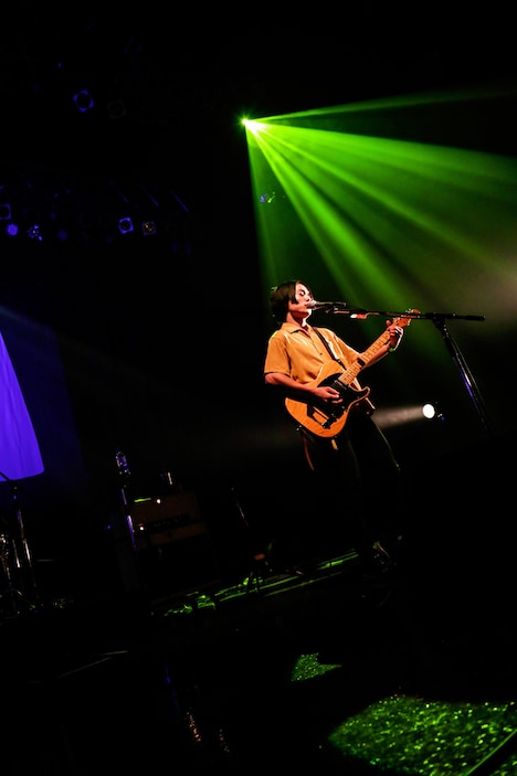 石原慎也(Vo, G)(撮影:白石達也)