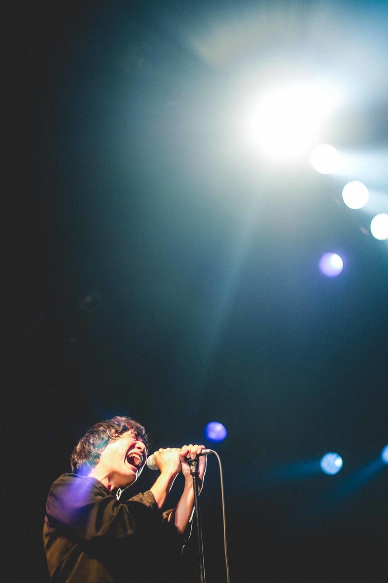 石崎ひゅーい、“チンドン屋スタイル”も披露したBLITZ公演