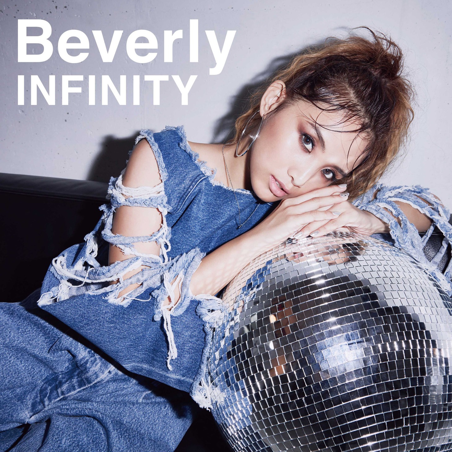 Beverlyy「INFINITY」CD+DVD仕様ジャケット。