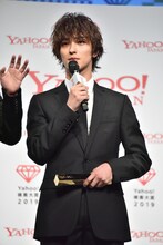 「大賞」および「俳優部門賞」を受賞した横浜流星。