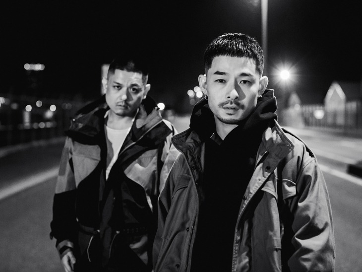 左からMACCHO、ZORN。