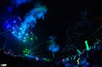 RAISE A SUILENのライブの様子。（写真提供：ブシロード）