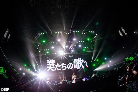 RAISE A SUILENのライブの様子。（写真提供：ブシロード）