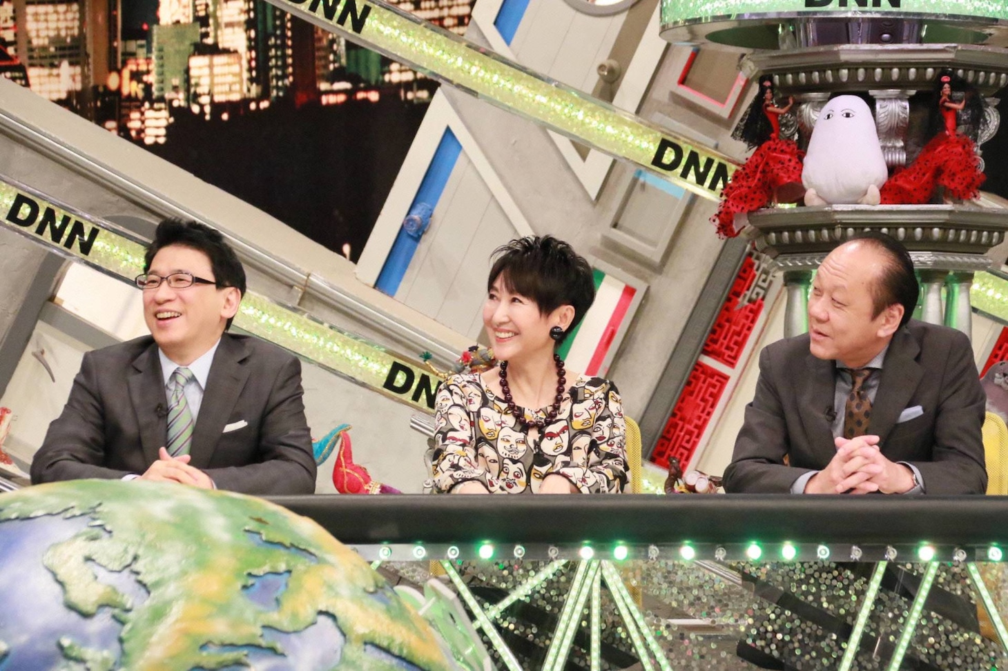 左から齋藤孝、吉川美代子、出口保行。(c)フジテレビ
