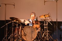 荒井智之（Dr, Cho / sumika）