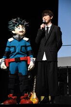 左から緑谷出久、梶裕貴。