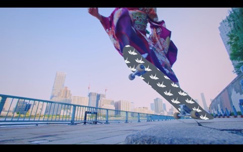 Jewel「I'm with You」ミュージックビデオのワンシーン。