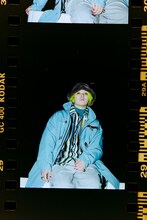 KANGOL「Faux Fur Casual」を着用したFukase。