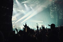 「Dreamin' Night vol.6」Suchmosのステージの様子。（Photo by Naruki Yamaguchi）