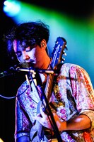 Yuto Uchino（Vo, Syn, G）（渡邉一生［SLOT PHOTOGRAPHIC］）