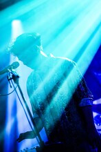 Yuto Uchino（Vo, Syn, G）（渡邉一生［SLOT PHOTOGRAPHIC］）