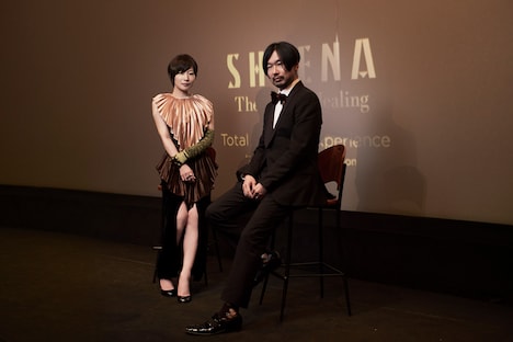 椎名林檎「轟音上映会 And The Beat GOes ON ~The Sexual Healing~」の様子。