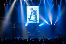 「hide Birthday Party 2019」オープニングの様子。