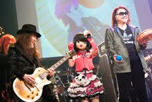 左からPATA、桃知みなみ、INA。