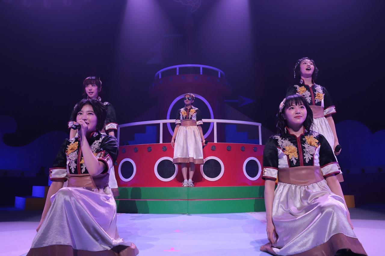 「私立恵比寿中学ようこそ秋冬ホールツアー2019～世界のみなさんおめでとうアイドルって楽しい～」北海道・カナモトホール（札幌市民ホール）公演の様子。