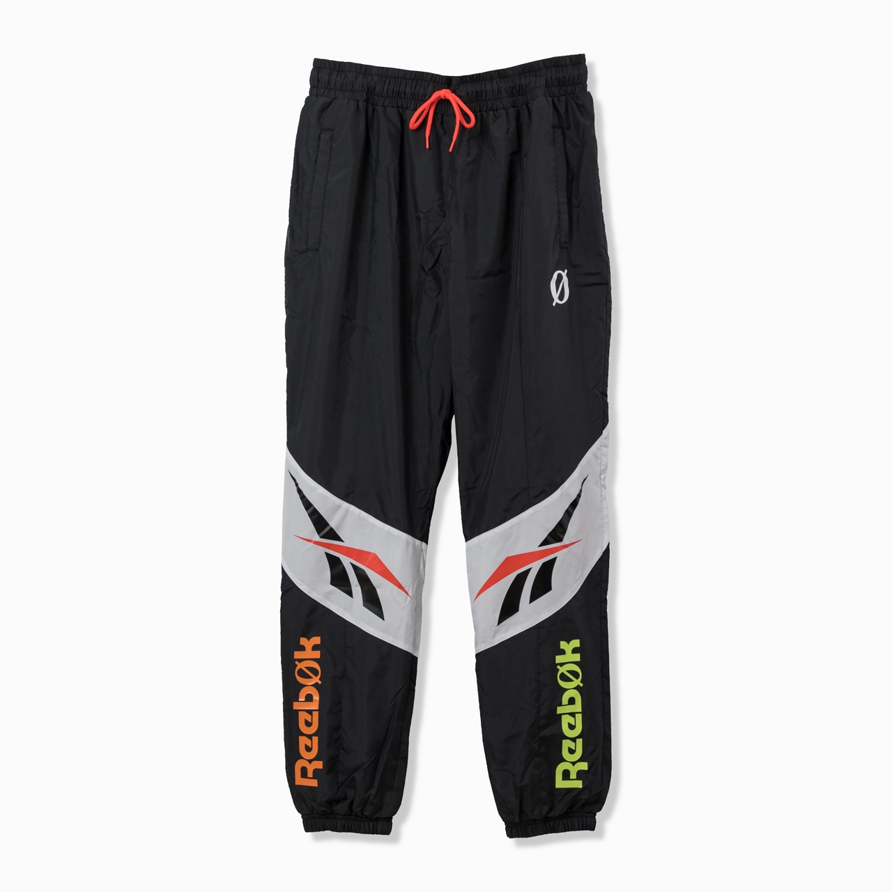 「Reebok CLASSIC×N0IR」SWAY TRACK PNT（1万3200円）。